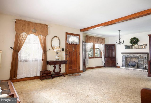 7313 SCHOOL LN, Baltimore, MD 21222