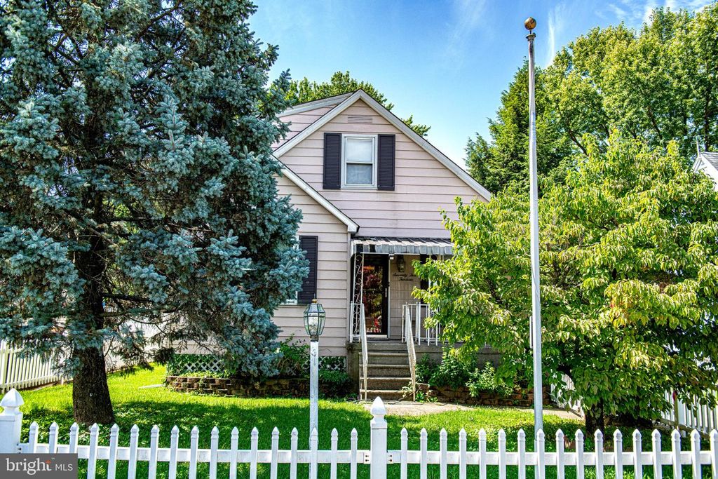 7313 SCHOOL LN, Baltimore, MD 21222