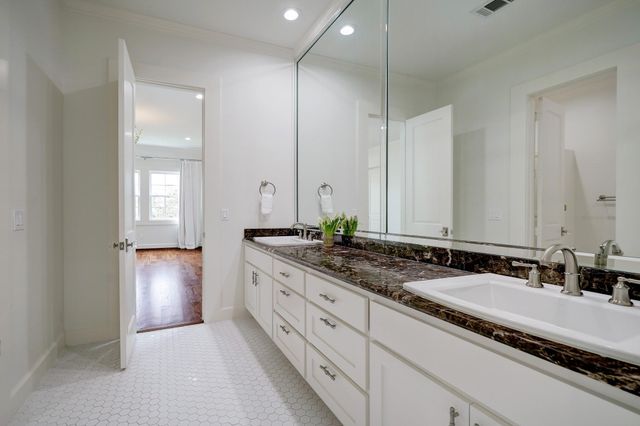 2027 Branard Street, Houston, TX 77098