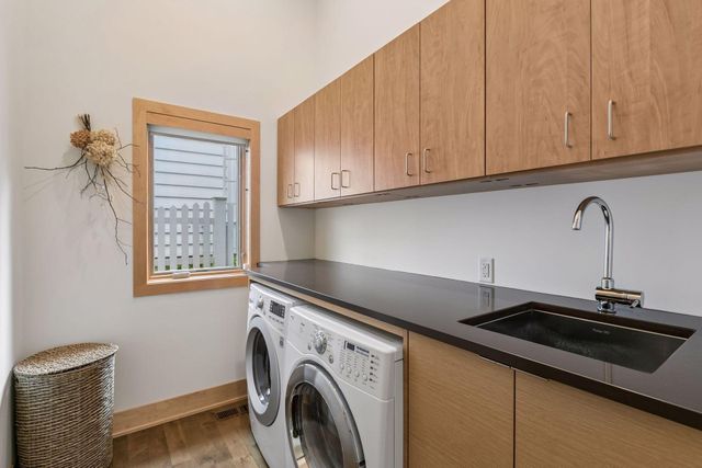 3225 W 38th Street, Minneapolis, MN 55410