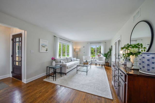 312 Spring Avenue, Glen Ellyn, IL 60137