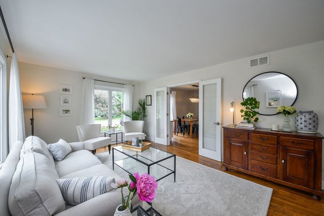 312 Spring Avenue, Glen Ellyn, IL 60137