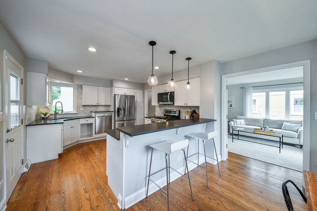 312 Spring Avenue, Glen Ellyn, IL 60137