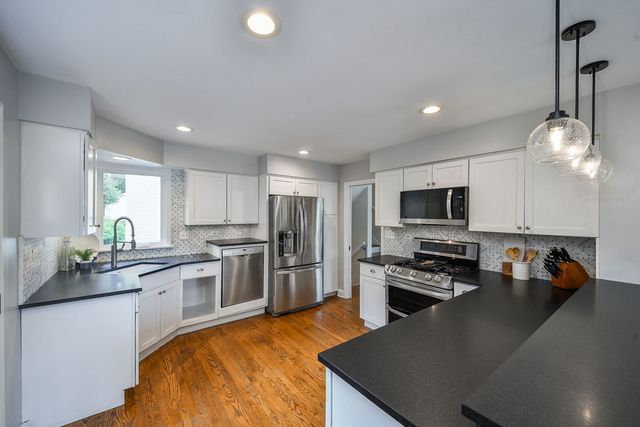 312 Spring Avenue, Glen Ellyn, IL 60137