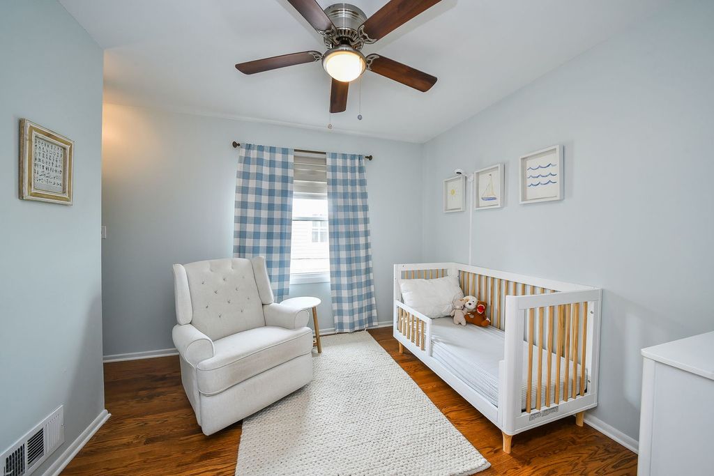 Image 21 of property listing at 312 Spring Avenue, Glen Ellyn, IL 60137