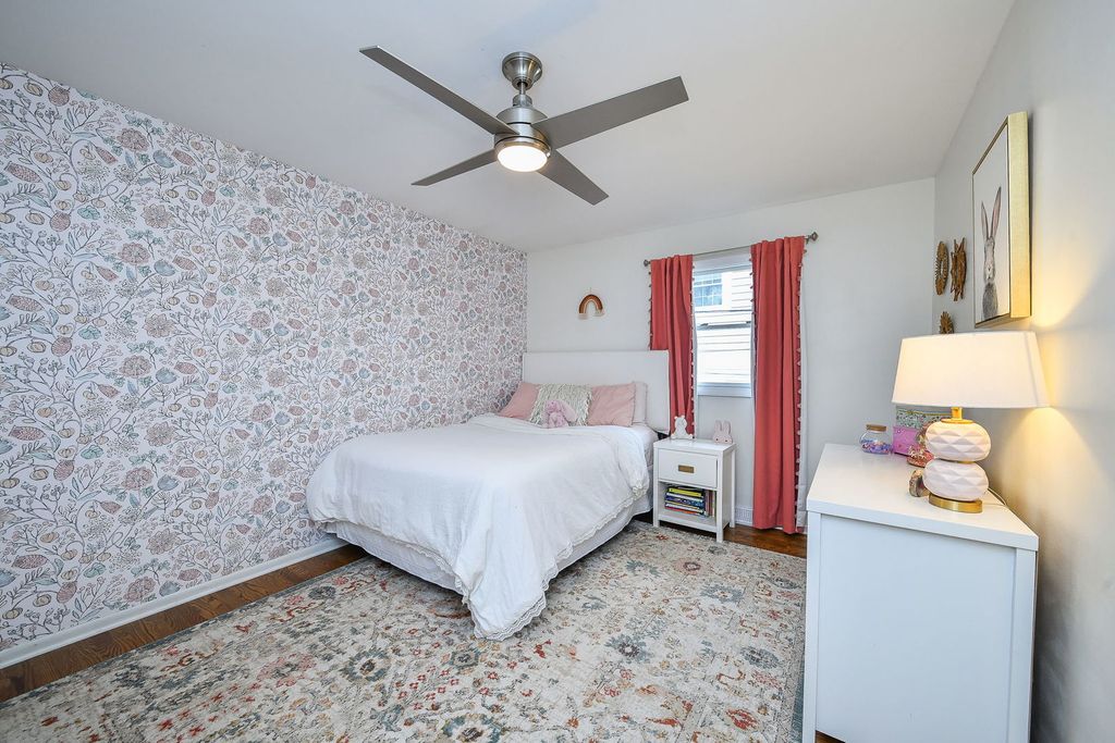 Image 23 of property listing at 312 Spring Avenue, Glen Ellyn, IL 60137