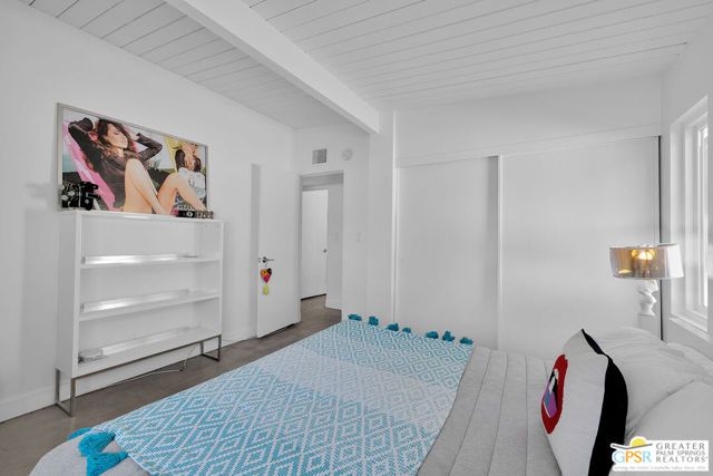 271 N Easmor Circle, Palm Springs, CA 92262