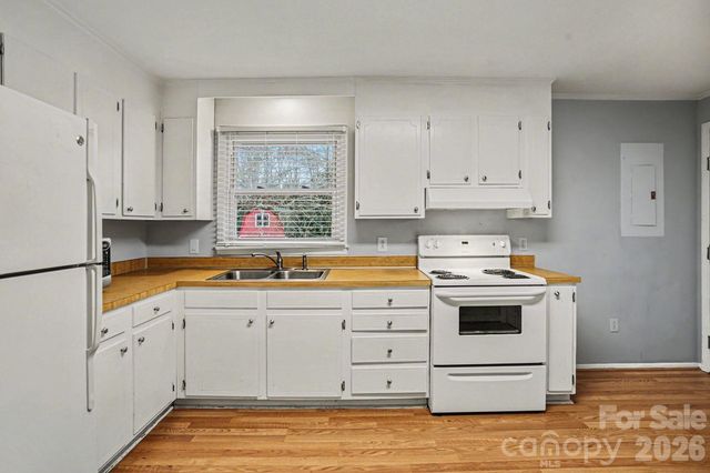 4720 Charlie Hipp Road, Charlotte, NC 28214