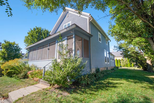 302 Griswold Street, Elgin, IL 60123
