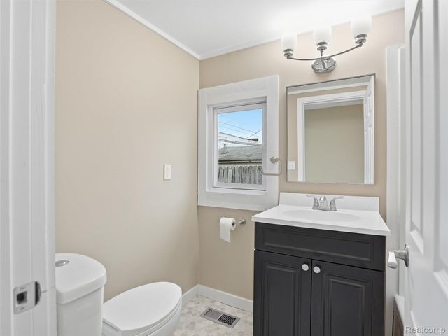 23433 Carlisle Avenue, Hazel Park, MI 48030