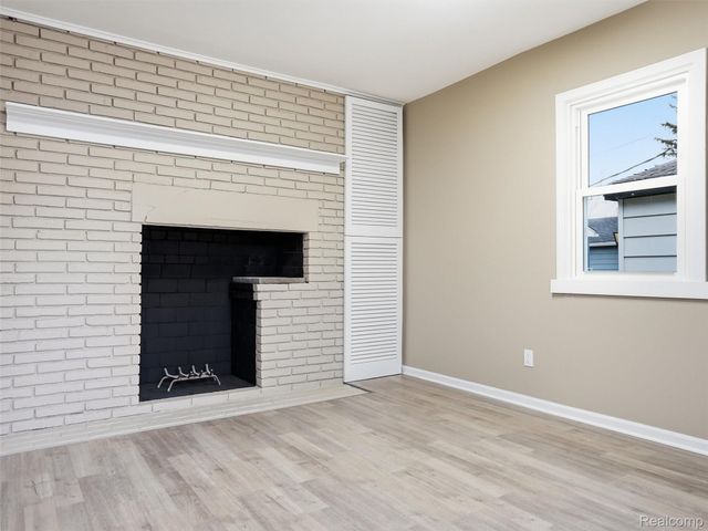 23433 Carlisle Avenue, Hazel Park, MI 48030