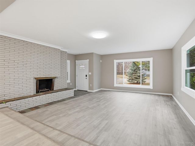 23433 Carlisle Avenue, Hazel Park, MI 48030