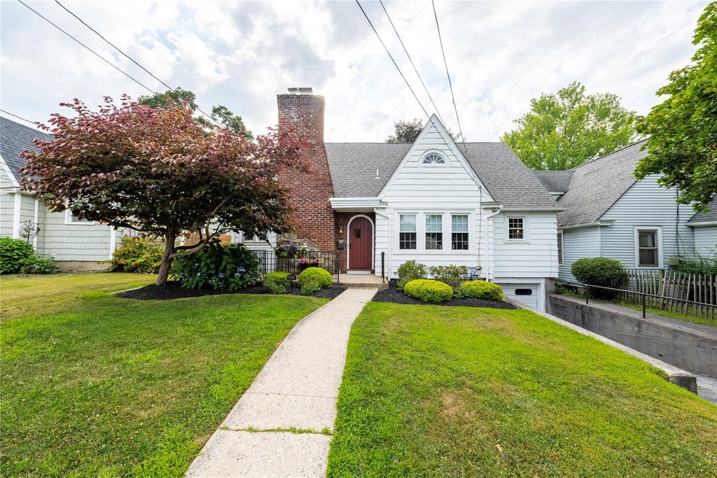9 Crestwood Boulevard, Poughkeepsie, NY 12603