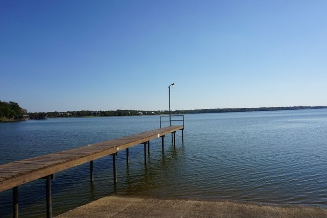 1698 Doc Holiday Dr, Log Cabin, TX 75148