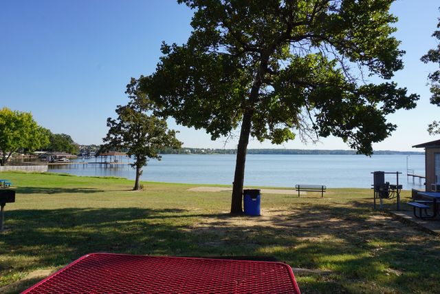 1698 Doc Holiday Dr, Log Cabin, TX 75148