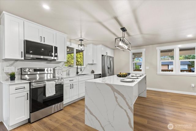 15902 69th Avenue Ct E, Puyallup, WA 98375