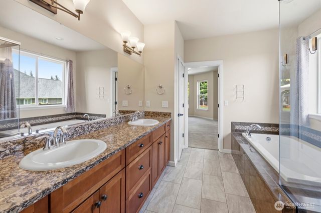 6823 47th Avenue NE, Olympia, WA 98516