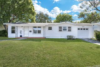 542 Williamsburg Place, San Antonio, TX 78201