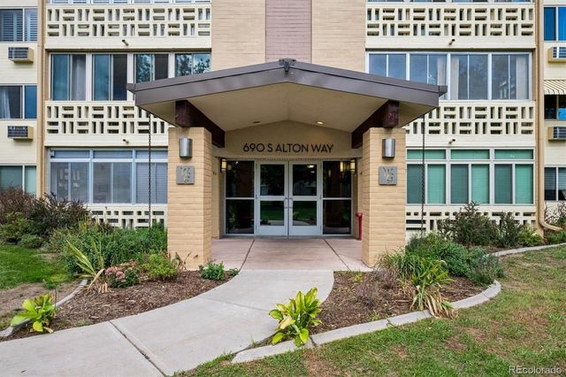 690 S Alton Way 6B, Denver, CO 80247