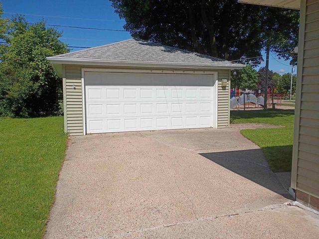 310 S MATTHEW STREET, Kimberly, WI 54136