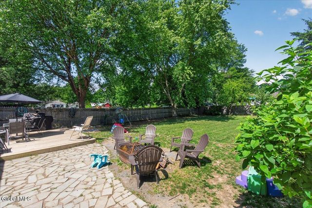 17 Pheasant Court, North Greenbush, NY 12198