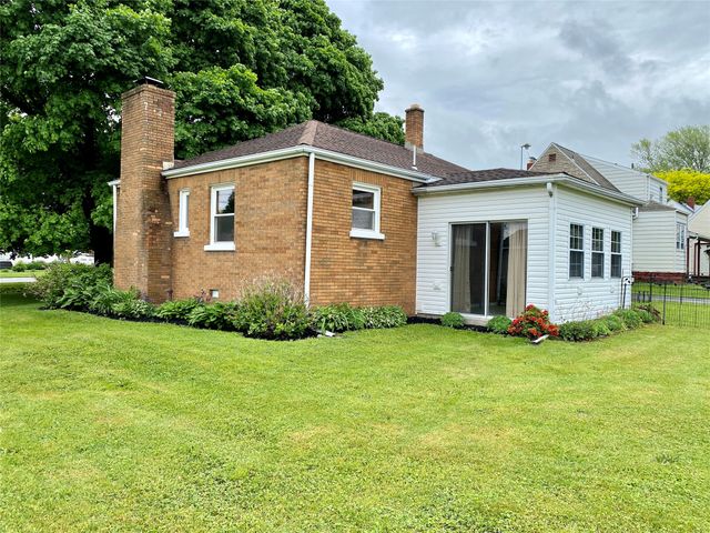 1952 COOK Avenue, Erie, PA 16510