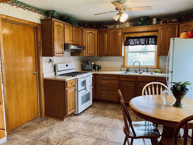 1952 COOK Avenue, Erie, PA 16510