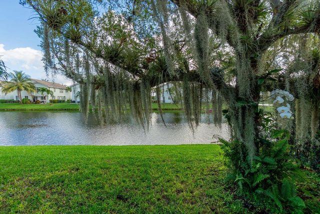 1004 Center Stone Lane, Riviera Beach, FL 33404