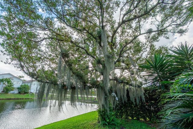 1004 Center Stone Lane, Riviera Beach, FL 33404