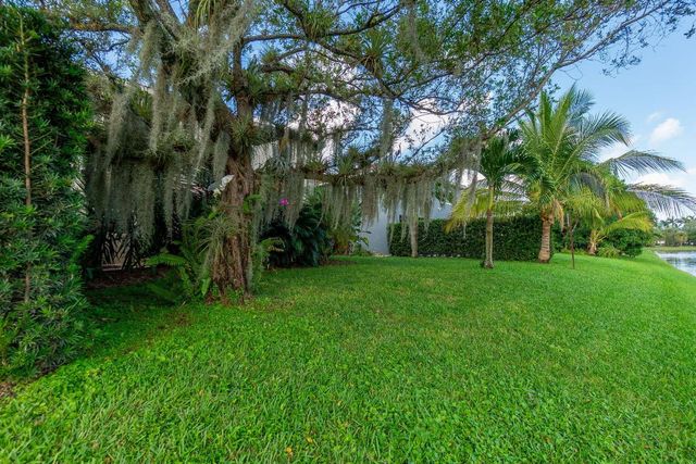 1004 Center Stone Lane, Riviera Beach, FL 33404