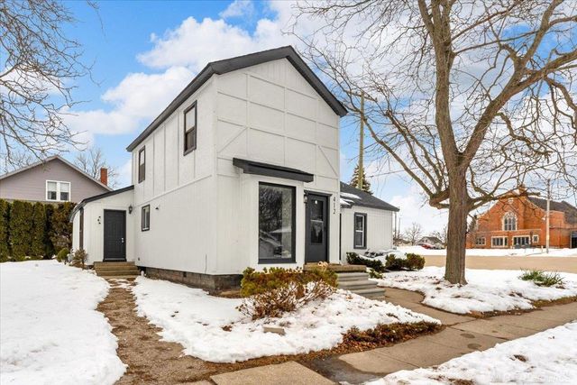 412 Orchard Street, St Clair, MI 48079