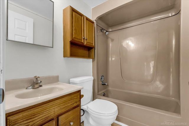 412 Orchard Street, St Clair, MI 48079