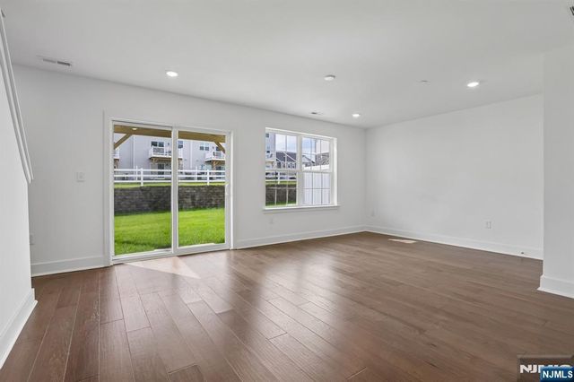 69 Eastwood Terrace, East Hanover Twp, NJ 07936
