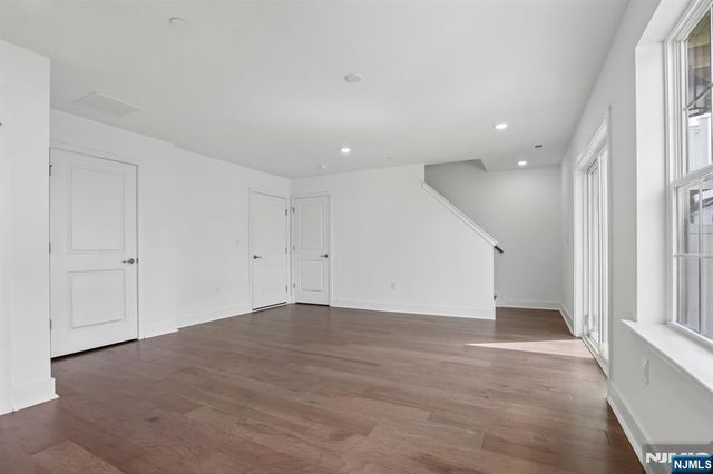 69 Eastwood Terrace, East Hanover Twp, NJ 07936