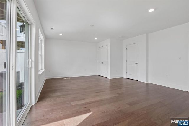69 Eastwood Terrace, East Hanover Twp, NJ 07936