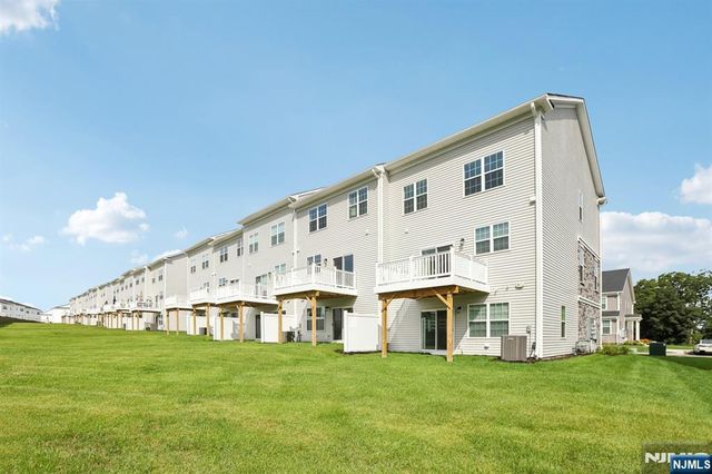 69 Eastwood Terrace, East Hanover Twp, NJ 07936