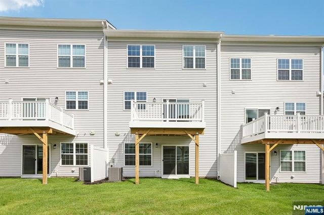 69 Eastwood Terrace, East Hanover Twp, NJ 07936