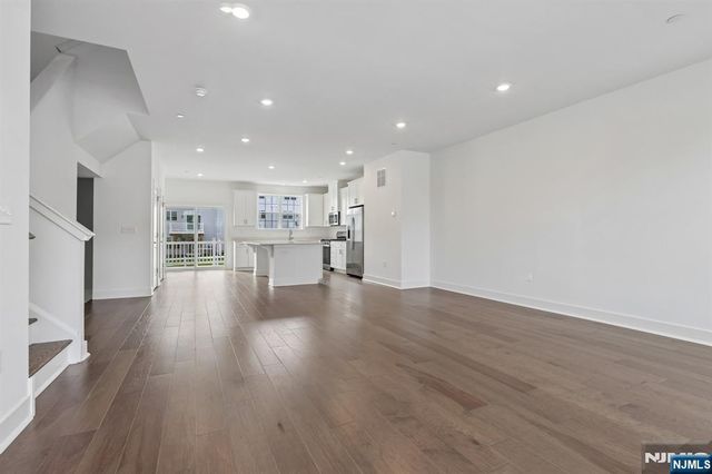 69 Eastwood Terrace, East Hanover Twp, NJ 07936