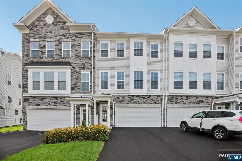 69 Eastwood Terrace, East Hanover Twp, NJ 07936