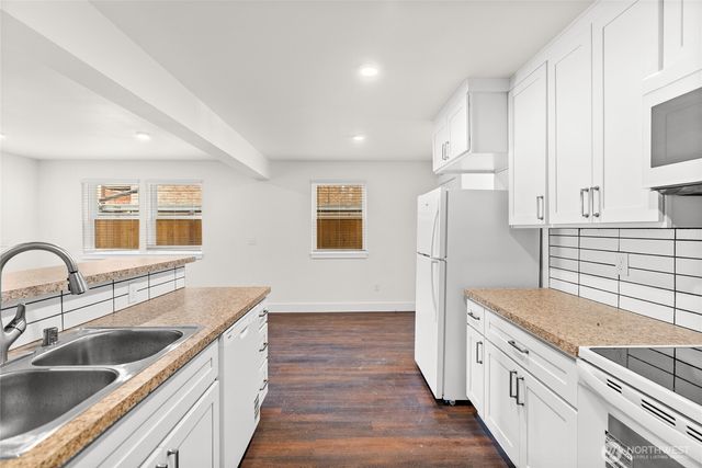 6726 S Proctor Street, Tacoma, WA 98409