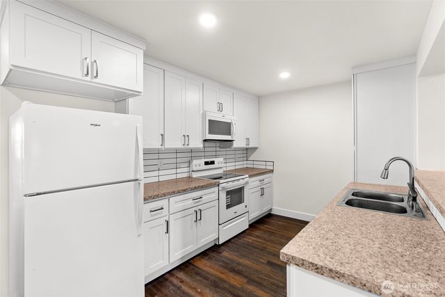 6726 S Proctor Street, Tacoma, WA 98409