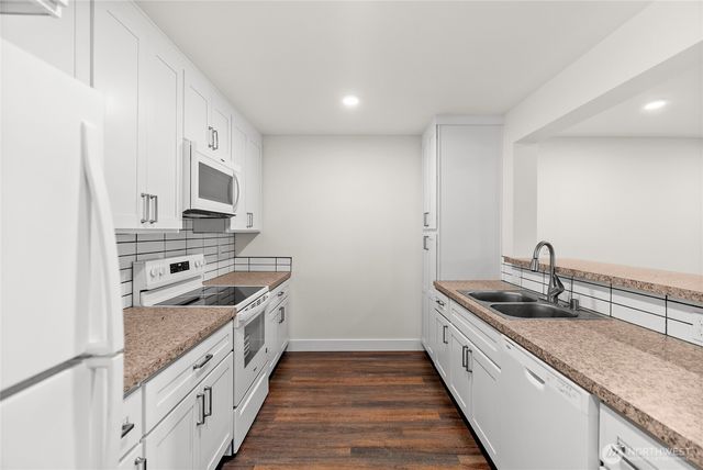 6726 S Proctor Street, Tacoma, WA 98409