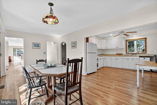 6045 TARR ST, Chincoteague Island, VA 23336