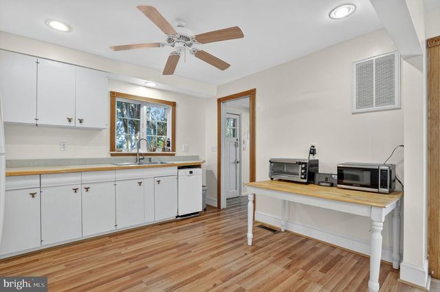 6045 TARR ST, Chincoteague Island, VA 23336