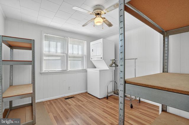 6045 TARR ST, Chincoteague Island, VA 23336