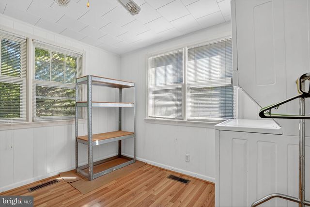 6045 TARR ST, Chincoteague Island, VA 23336