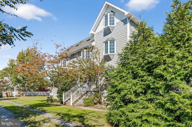 6045 TARR ST, Chincoteague Island, VA 23336