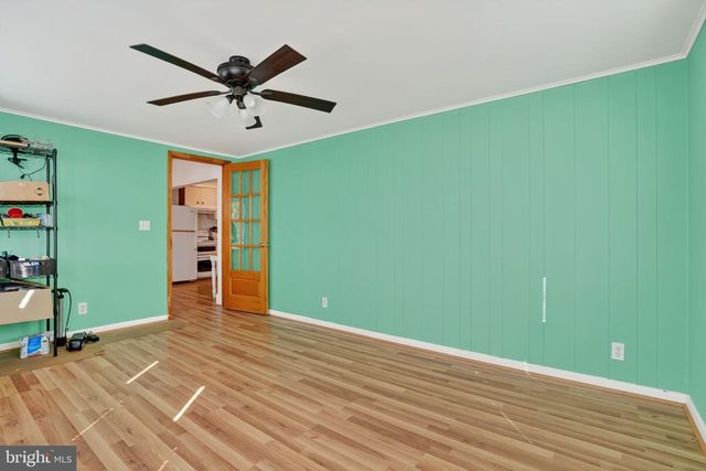 6045 TARR ST, Chincoteague Island, VA 23336