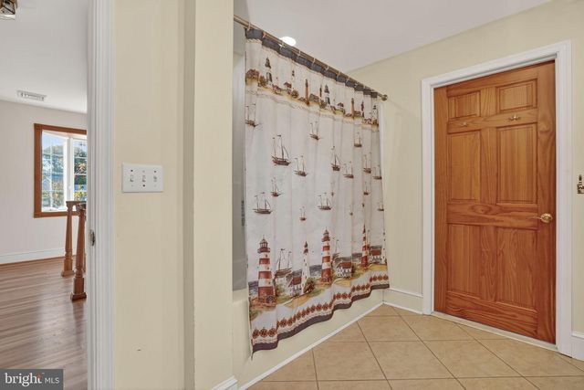 6045 TARR ST, Chincoteague Island, VA 23336