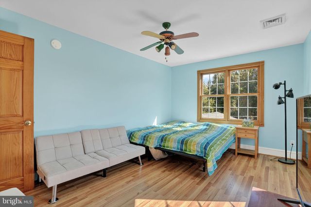 6045 TARR ST, Chincoteague Island, VA 23336